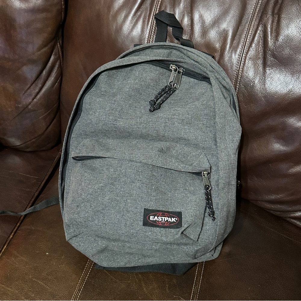 Eastpak Rucksack /‎ Backpack Back To Work Gray Denim- EK93677H Padded. NWOT